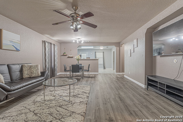 Image 5 of 35 For 7911 Saratoga