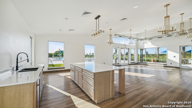 Listing photo id 46 for 12527 Ivory Pkwy