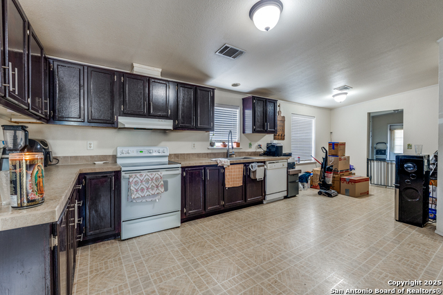 Image 11 of 29 For 13700 Judson Rd. #112