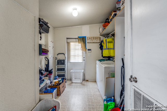 Image 23 of 29 For 13700 Judson Rd. #112