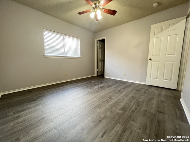 Image 15 of 20 For 9646 Limestone Pond