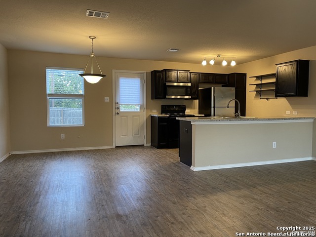 Image 6 of 15 For 6207 Golden Valley