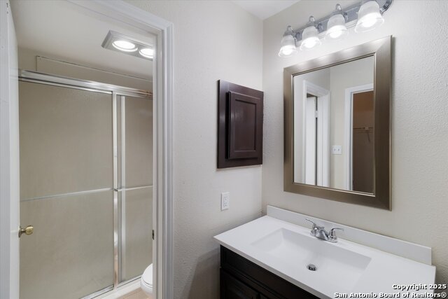 Image 16 of 23 For 5322 Medical  A-205