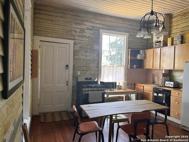 Image 6 of 19 For 108 San Arturo