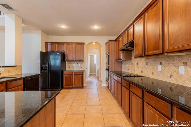 Image 18 of 43 For 8922 Weimer  