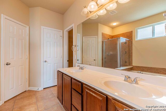 Image 23 of 43 For 8922 Weimer  