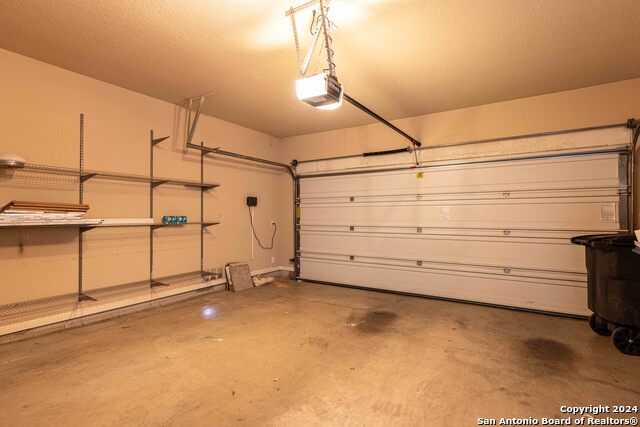 Image 28 of 43 For 8922 Weimer  