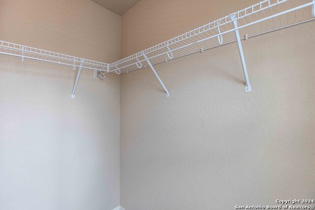 Image 39 of 43 For 8922 Weimer  