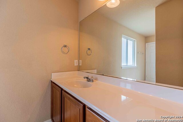 Image 40 of 43 For 8922 Weimer  