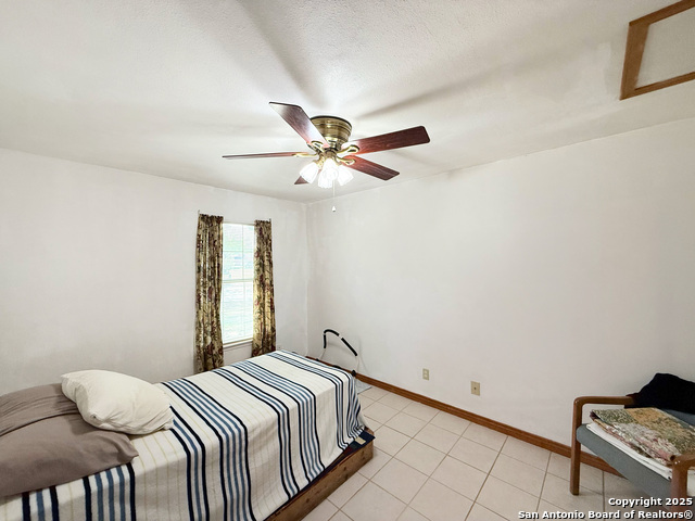 Image 11 of 49 For 710 Baetz Blvd. W