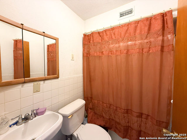 Image 13 of 49 For 710 Baetz Blvd. W