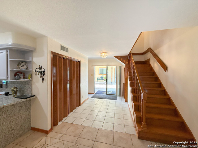 Image 19 of 49 For 710 Baetz Blvd. W