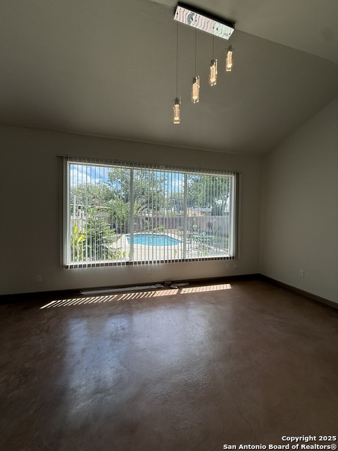 Image 46 of 49 For 710 Baetz Blvd. W