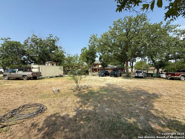 Image 2 of 4 For 710 Baetz Blvd 1 W