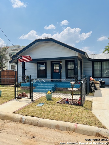 Details for 219 Peach S, Pearsall, TX 78061