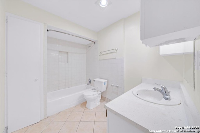 Image 7 of 9 For 8038 Broadway  223