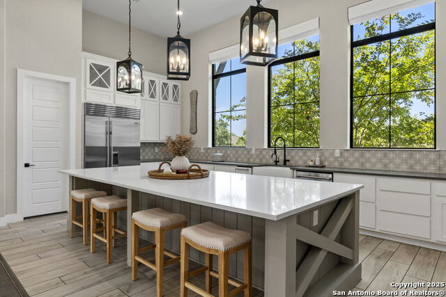Image 17 of 76 For 137 Balcones Bend