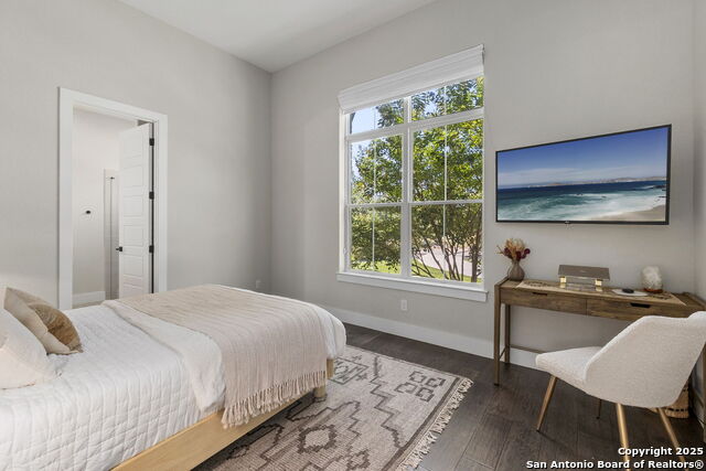 Image 40 of 76 For 137 Balcones Bend