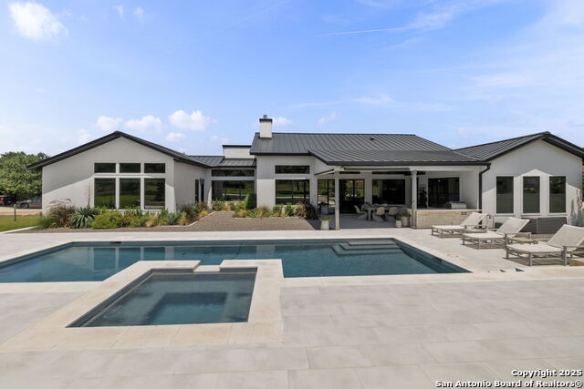 Image 47 of 76 For 137 Balcones Bend
