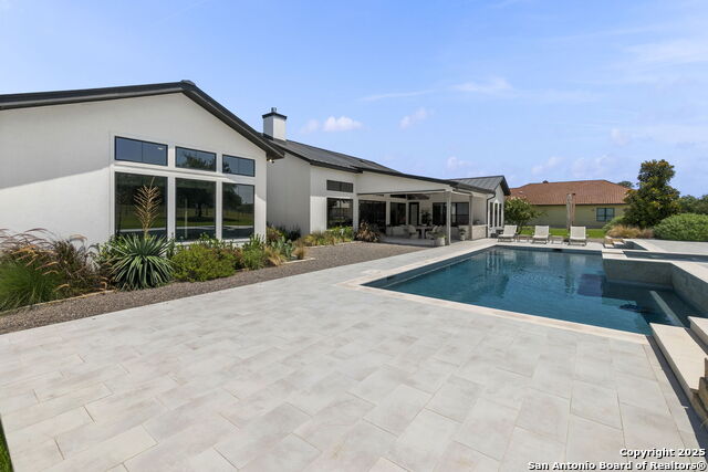 Image 50 of 76 For 137 Balcones Bend