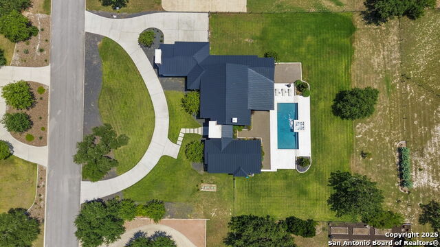 Image 54 of 76 For 137 Balcones Bend