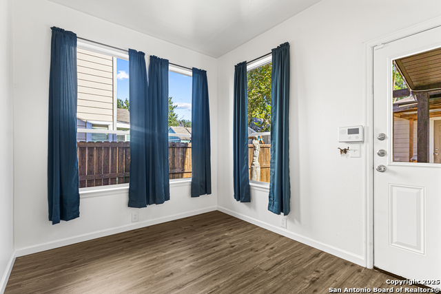 Listing photo id 9 for 210 Rush Hvn