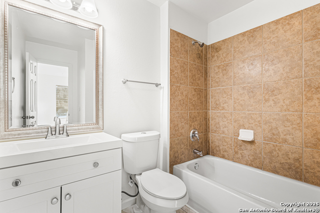 Listing photo id 11 for 210 Rush Hvn