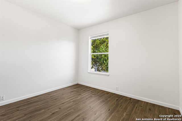 Listing photo id 19 for 210 Rush Hvn