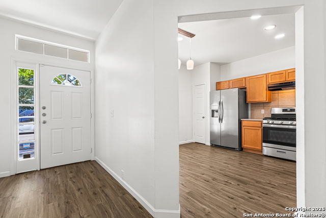 Listing photo id 2 for 210 Rush Hvn