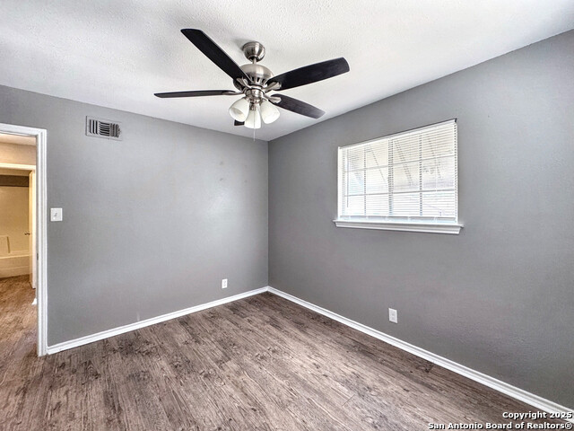 Image 11 of 16 For 844 Sunshine Dr E 301
