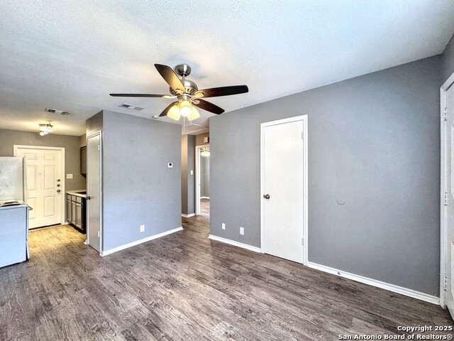 Image 6 of 16 For 844 Sunshine Dr E 301