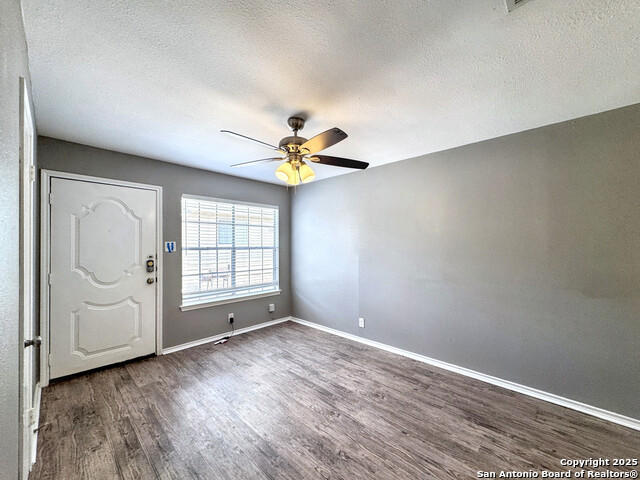 Image 7 of 16 For 844 Sunshine Dr E 301