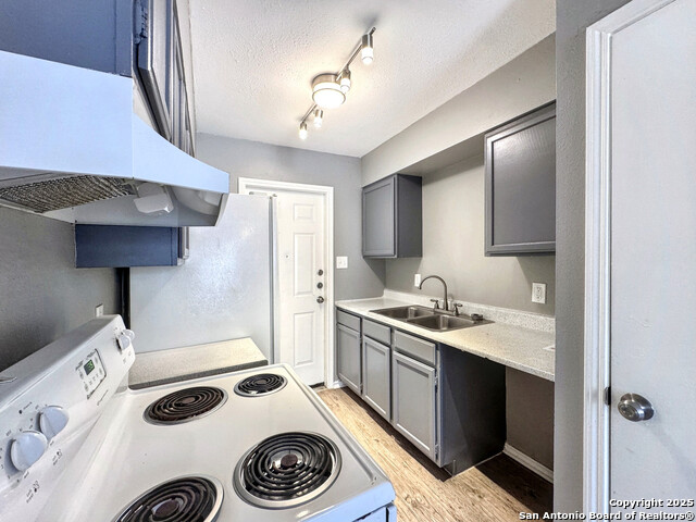 Image 8 of 16 For 844 Sunshine Dr E 301