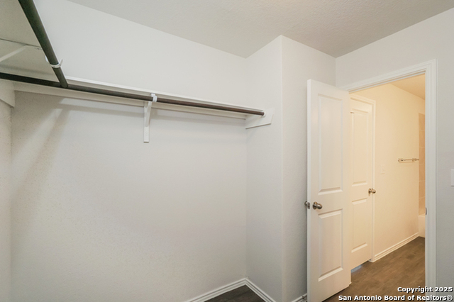 Listing photo id 10 for 9402 Somers Bend