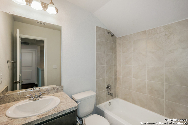 Listing photo id 11 for 9402 Somers Bend