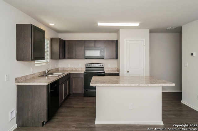 Listing photo id 7 for 9402 Somers Bend