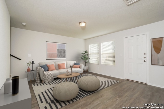 Listing photo id 3 for 3723 Somers Crest