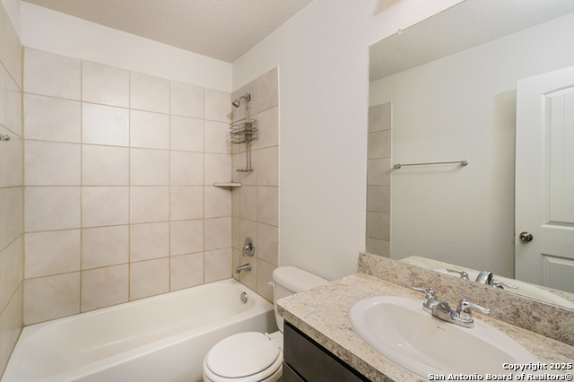 Listing photo id 6 for 3731 Somers Crest