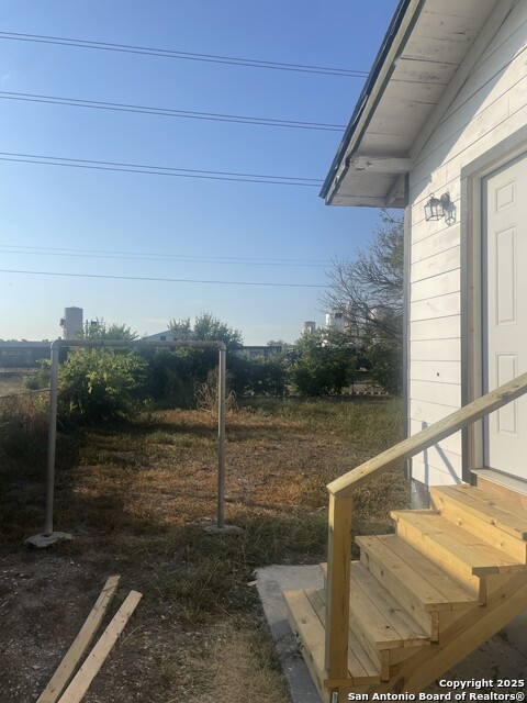 Listing photo id 17 for 3114 Saturn