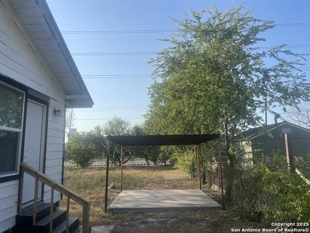 Listing photo id 2 for 3114 Saturn