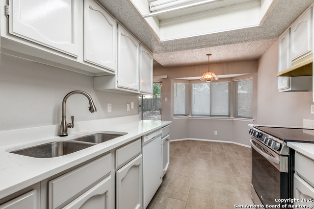 Image 10 of 24 For 8707 Thatch Dr