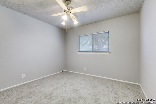 Image 17 of 24 For 8707 Thatch Dr