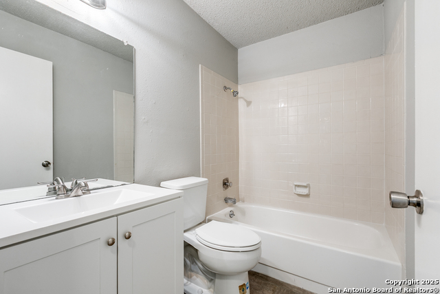 Image 19 of 24 For 8707 Thatch Dr