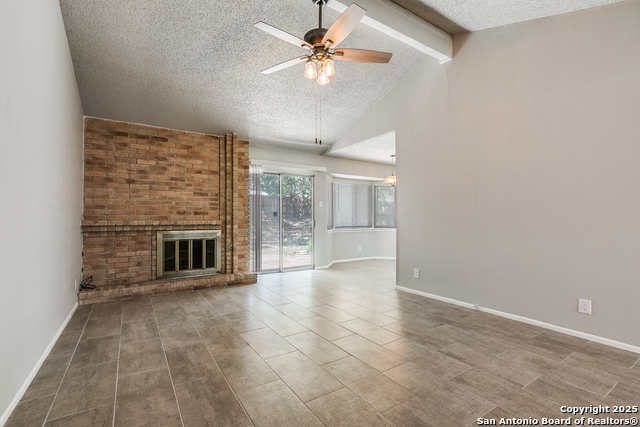 Image 5 of 24 For 8707 Thatch Dr