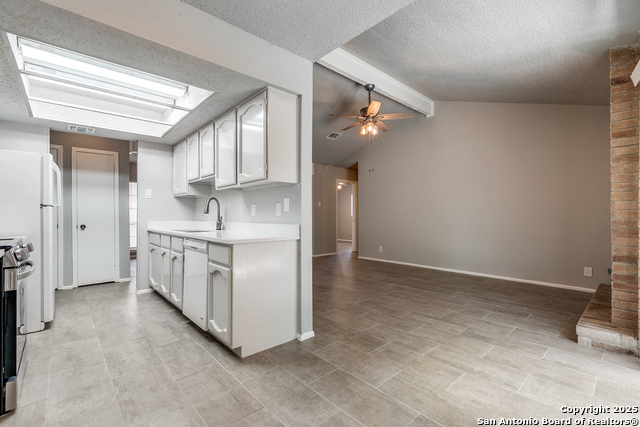 Image 8 of 24 For 8707 Thatch Dr