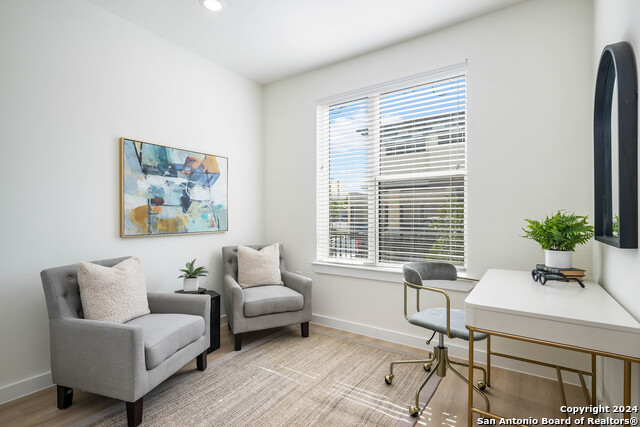 Image 15 of 22 For 719 Locust St E 3110