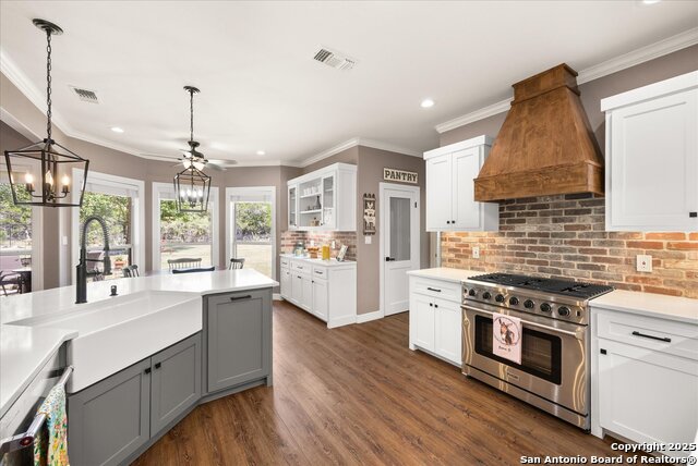 Image 14 of 45 For 608 Kendall Parkway