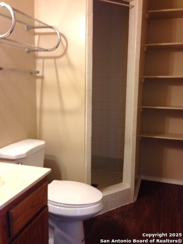 Image 6 of 10 For 6931 Wright Way St  6933