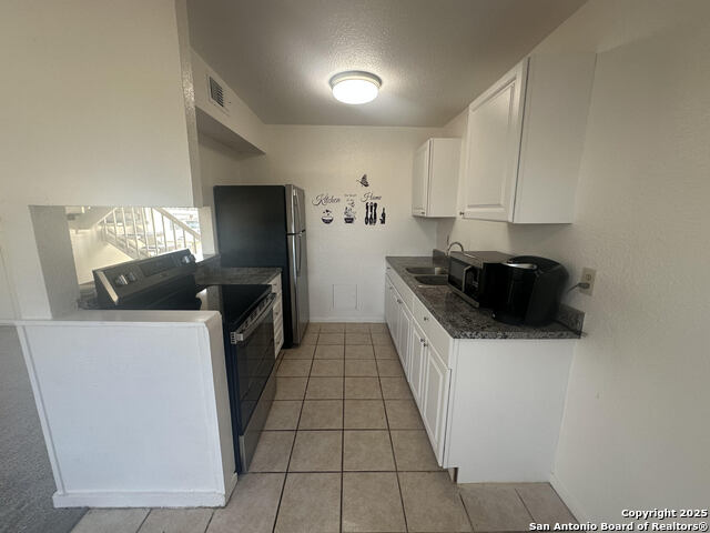 Image 4 of 21 For 9915 Powhatan  6h