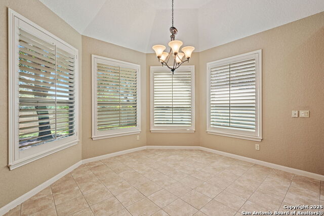 Image 14 of 32 For 207 Garden Hl